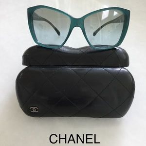 AuthenticCHANEL RAREOversized teal sunglasses&case